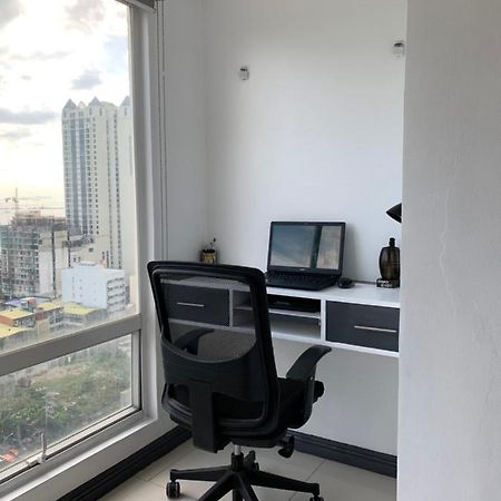 1 Bedroom With Balcony, Fully Furnished Overlooking Manila Bay At Birch Tower, Malate, マニラ市 エクステリア 写真