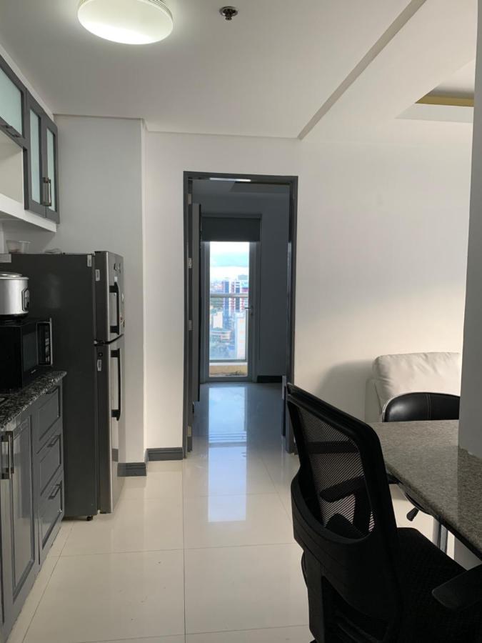 1 Bedroom With Balcony, Fully Furnished Overlooking Manila Bay At Birch Tower, Malate, マニラ市 エクステリア 写真