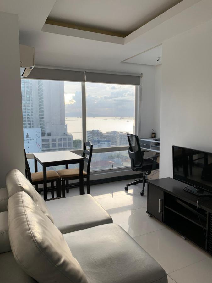 1 Bedroom With Balcony, Fully Furnished Overlooking Manila Bay At Birch Tower, Malate, マニラ市 エクステリア 写真
